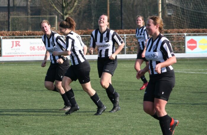 Lynn heeft net de gelijkmaker gescoord